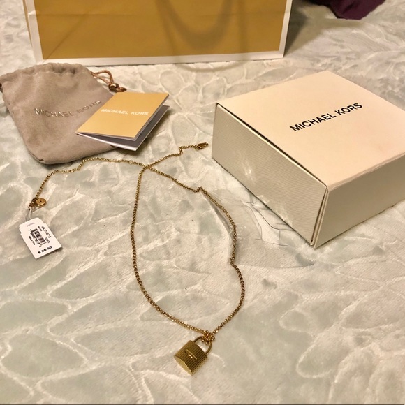 Michael Kors Jewelry - Michael Kors Gold Tone 🔒 Necklace